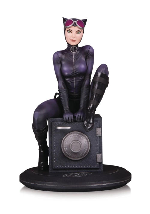 DC COVER GIRLS CATWOMAN BY JOELLE JONES STATUE